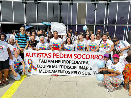 Novo Ato em Salvador Cobra o Cumprimento de Liminar para Tratamento de Crianças Autistas na Bahia