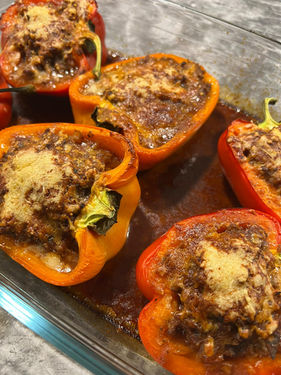 GEFÜLLTE PEPERONI MIT HACKFLEISCH