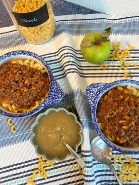 GHACKETS MIT HÖRNLI UND APFELMUS