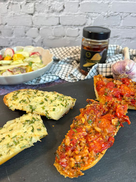 Zweierlei Knoblauchbrot
