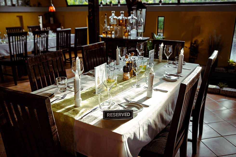 August-Restaurant-04.jpg