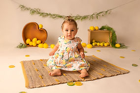 séance citron bébé assis photographe lyon