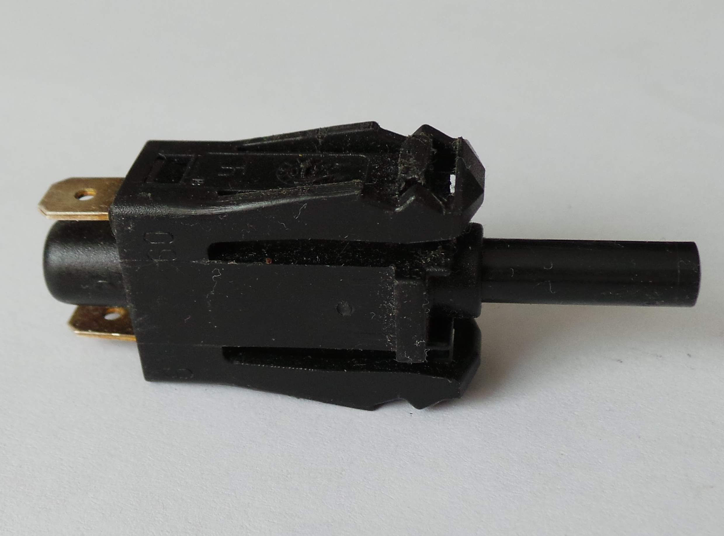 Концевик двери выключатель Mercedes A0015458714