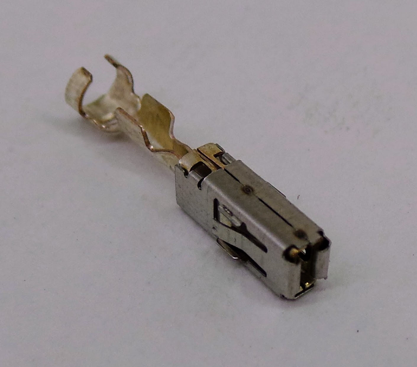 Контакт пружина контактная Mercedes A0145458326