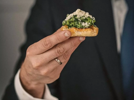 The Canapé Conundrum