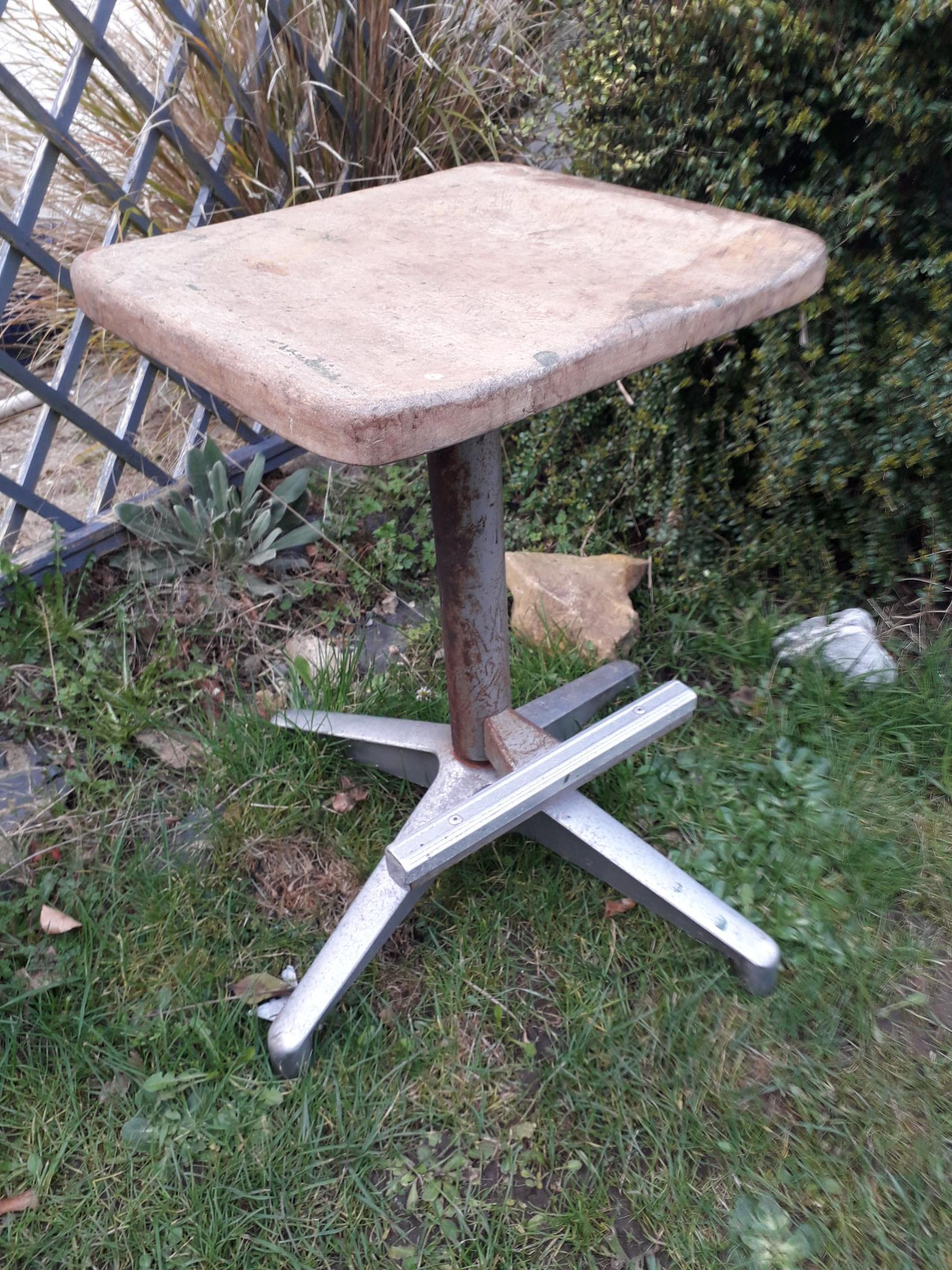 A DU-AL of Harrow vintage swivel stool with foot bar.