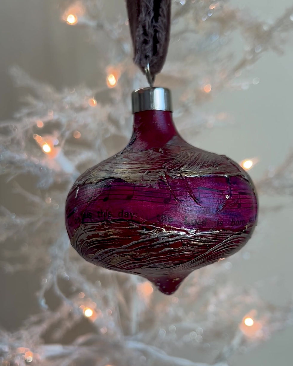 Thumbnail: Holy Harmony Ornament