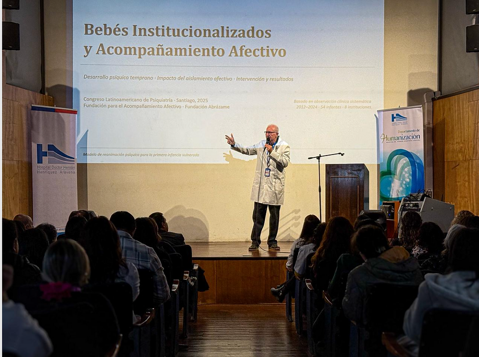 Referente en apego y neurodesarrollo infantil participó en jornada sobre vínculos tempranos en el HHHA