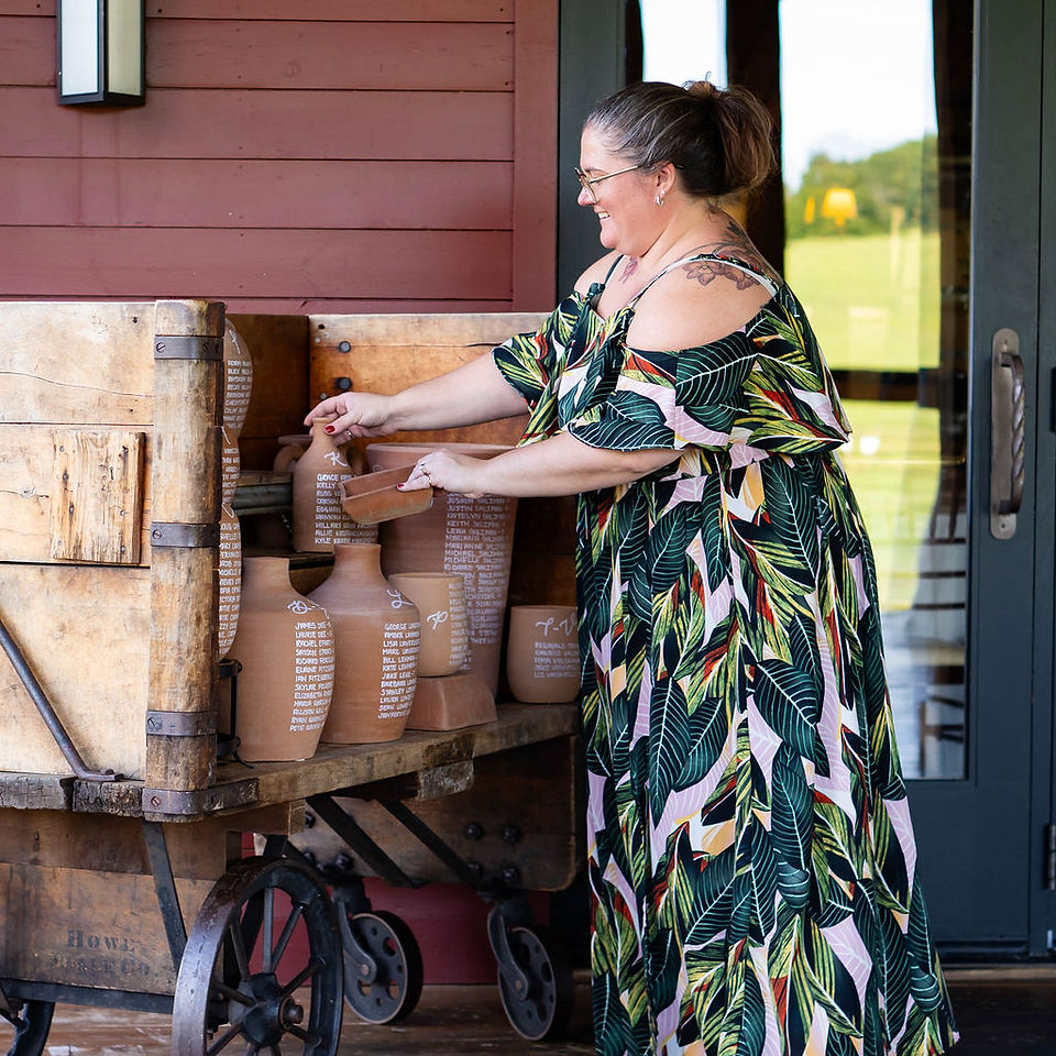 Wedding planner delegating tasks