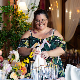 Wedding planner delegating tasks