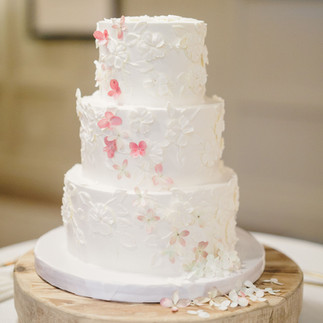 Delicate floral wedding cake