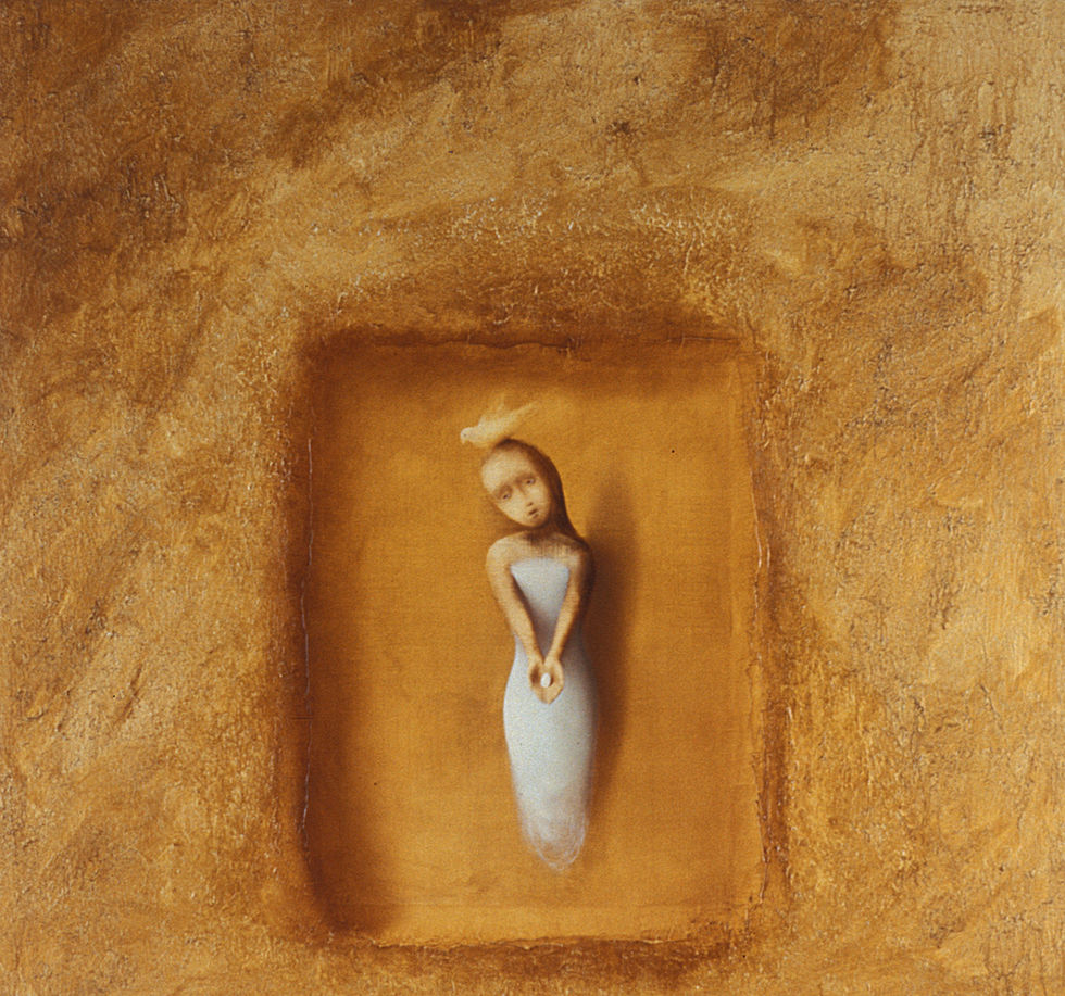 Mujer sosteniendo un huevo, del artista Sebastián Picker.