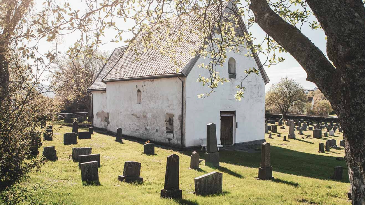 Moster gamle kyrkje for de som går på i Mosterhamn.png