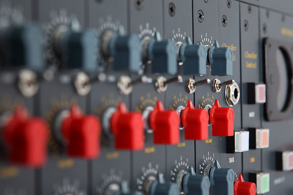 chandler_mini_rack_mixer_front_lft_angle.jpeg