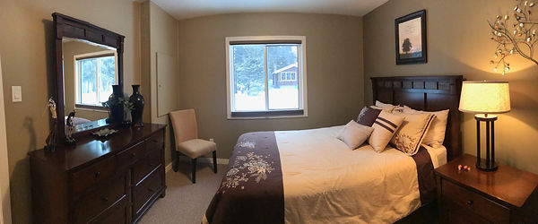 Clear Lake Manitoba Cabin Rentals - Cabin 6 Master Bedroom 1