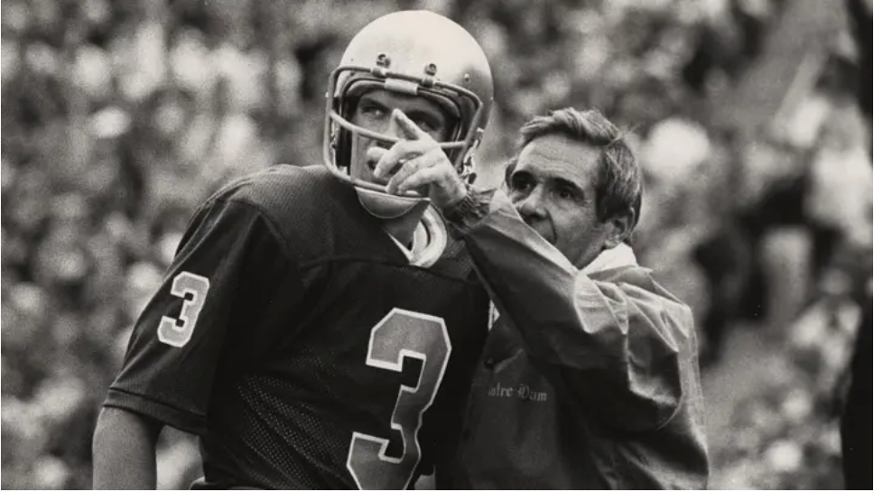 📸 Credit: https://www.si.com/college/nebraska/football/what-if-the-1977-college-football-season-notre-dame-texas-oklahoma-missouri-nebraska-cornhuskers