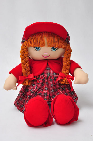 Boneca com Tranças vermelha