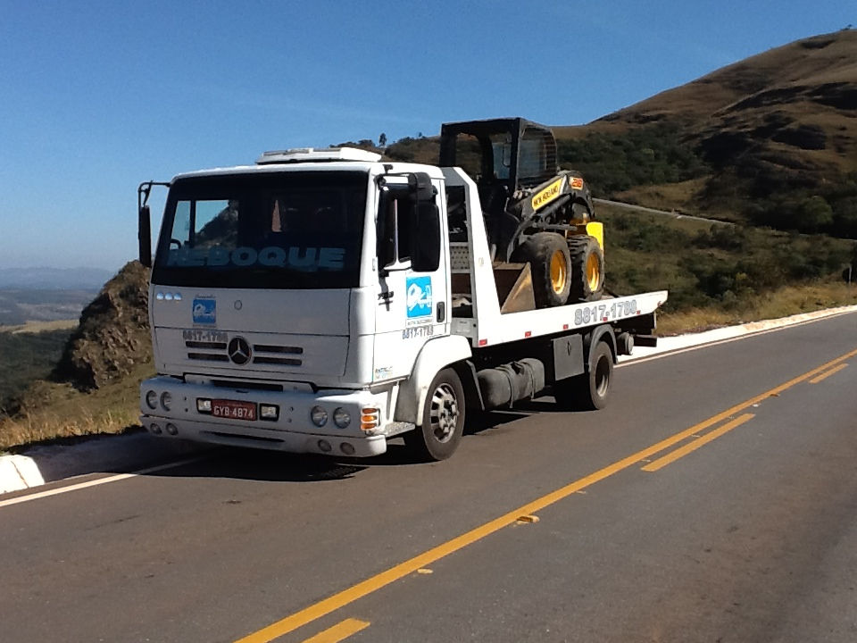 Reboque BH - Transporte de Mini Carregadeira BobCat New Holland