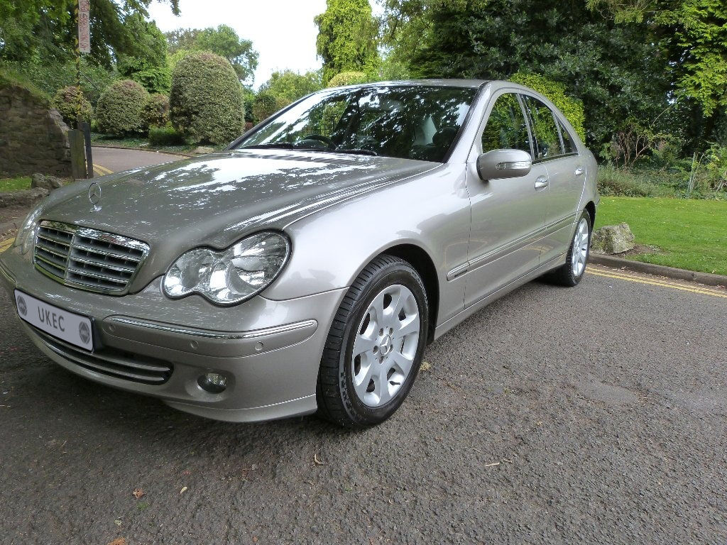MERCEDES BENZ C220 (2007)