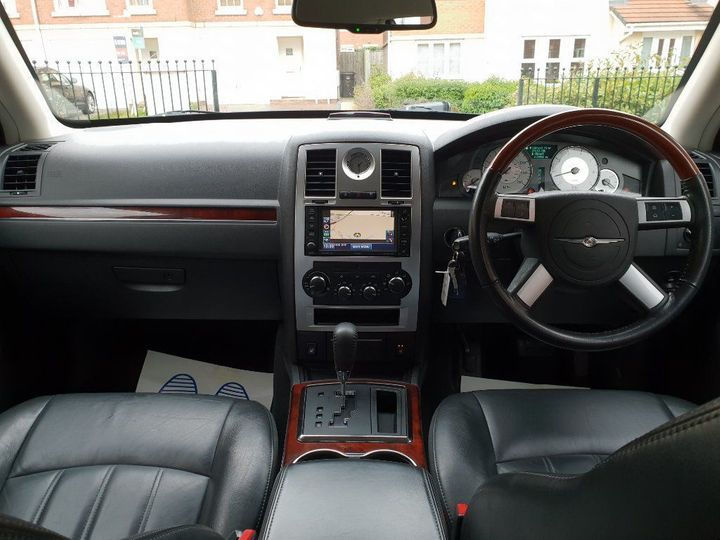 Thumbnail: CHRYSLER 300C (2010)