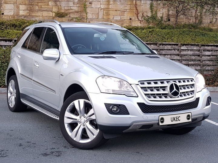 MERCEDES BENZ ML300 (2009)
