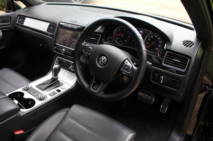 Thumbnail: VOLKSWAGEN Touareg (2012)