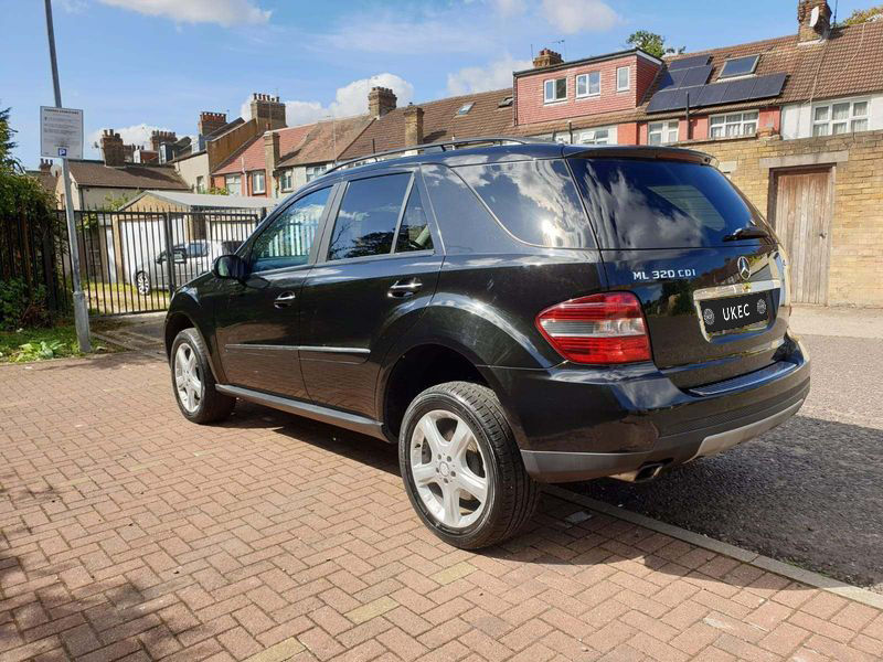 Thumbnail: MERCEDES BENZ ML320 (2007)