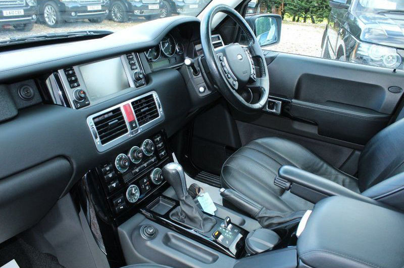 Thumbnail: Land Rover RANGE ROVER VOGUE (2005)