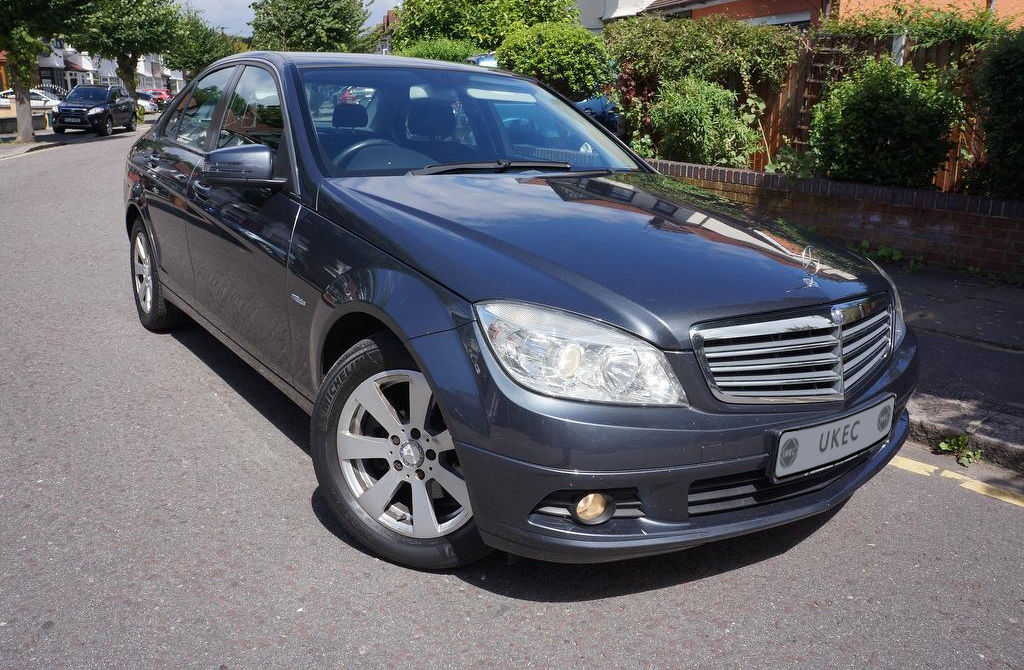 MERCEDES BENZ C180 (2010)