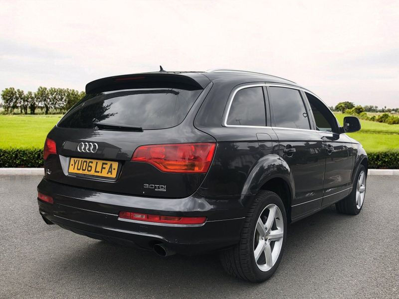 Thumbnail: AUDI Q7 (2006)