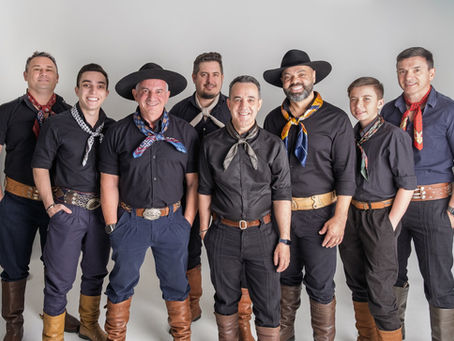 Fort Atacadista e Comper promovem show gratuito do Tchê Garotos durante a Semana Farroupilha, em Chapecó