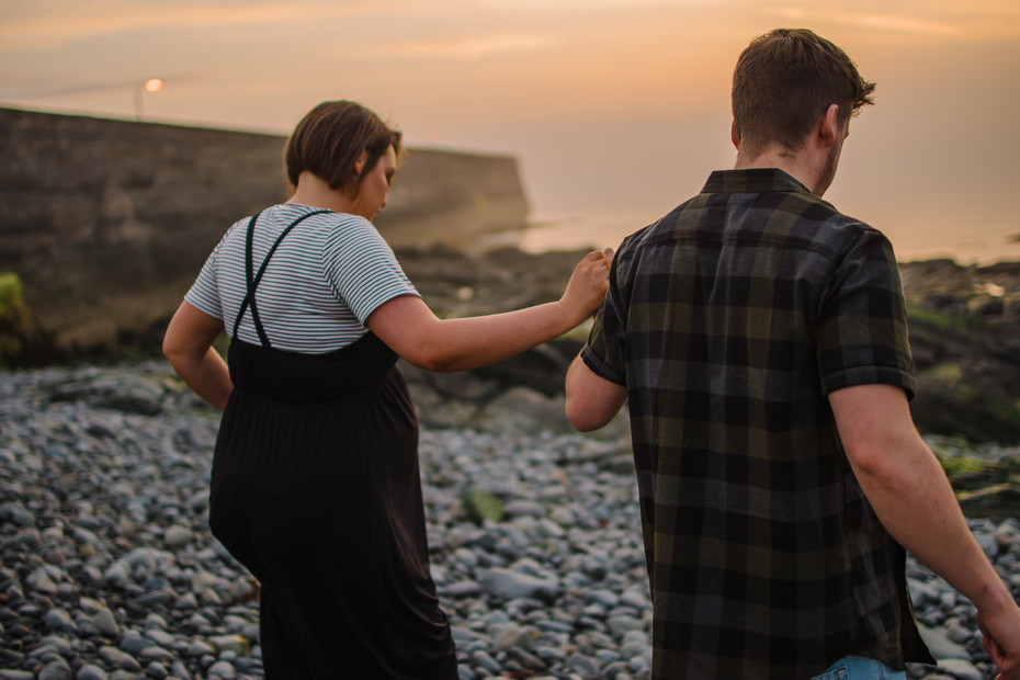 couples-maternity-adventure-session.jpg