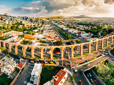 panoramic-aerial-view-of-santiago-de-queretaro-mexico-picture-id612261794.jpeg