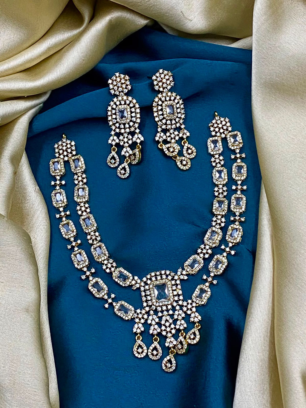 Thumbnail: Ad emerald necklace 