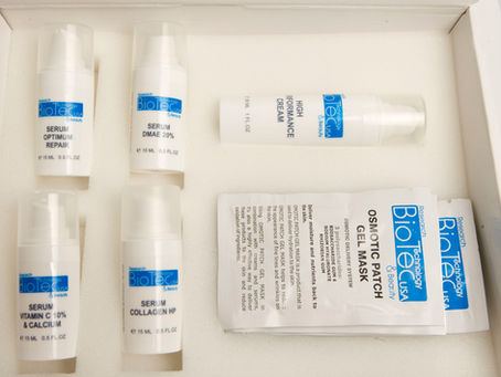 BIOTEC USA Facial Kit for Radiance: four 15 ml serums, a 30 ml High Performance Cream, and 14 osmotic mask applications.