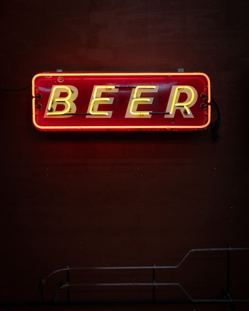 BEER SIGN RED