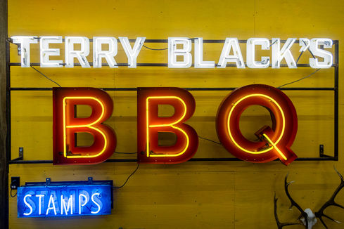 VINTAGE NEON SIGN FOR RENT BBQ
