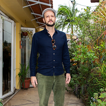 Nando corpo inteiro.jpg