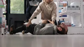 Como ajudar alguém que está tendo convulsão?