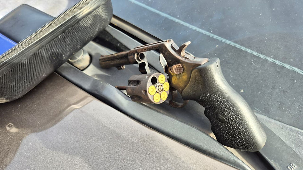 termina em colisão e prisão de trio armado em Camaragibe