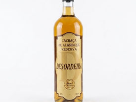 Cachaça Desordeira Reserva Blend 4 Madeiras: A Excelência da Tradição Baiana em uma Experiência Sensorial Única