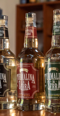 Miniatura: Cachaça Turmalina da Serra Umburana 750ml Produzida no Brejo Paraibano