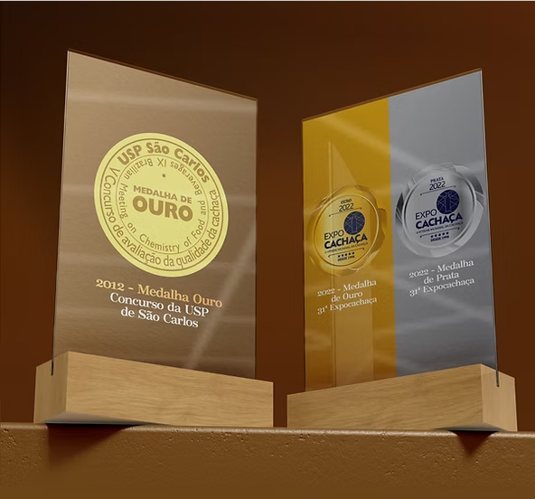 Miniatura: Cachaça Urucuiana Extra Premium Carvalho 670ml