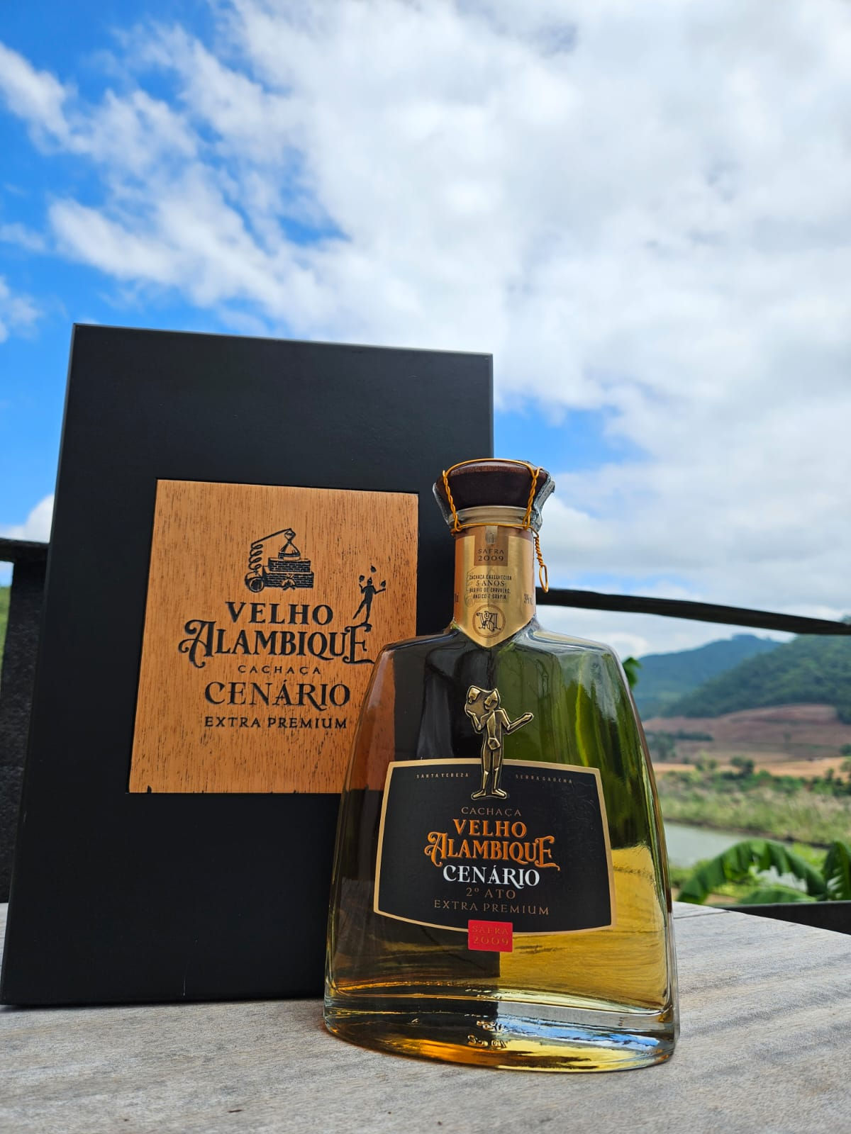 Cachaça Velho Alambique Cenário Extra Premium 700ml