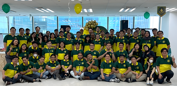 SawitPRO Family Photo HD.png