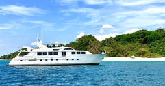 105ft Broward yacht for charter in Panama City, Panama - Isla Taboga, Pearl Islands