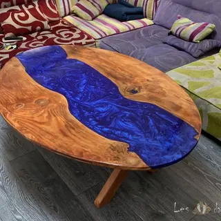 Table basse bois massif et résine epoxy