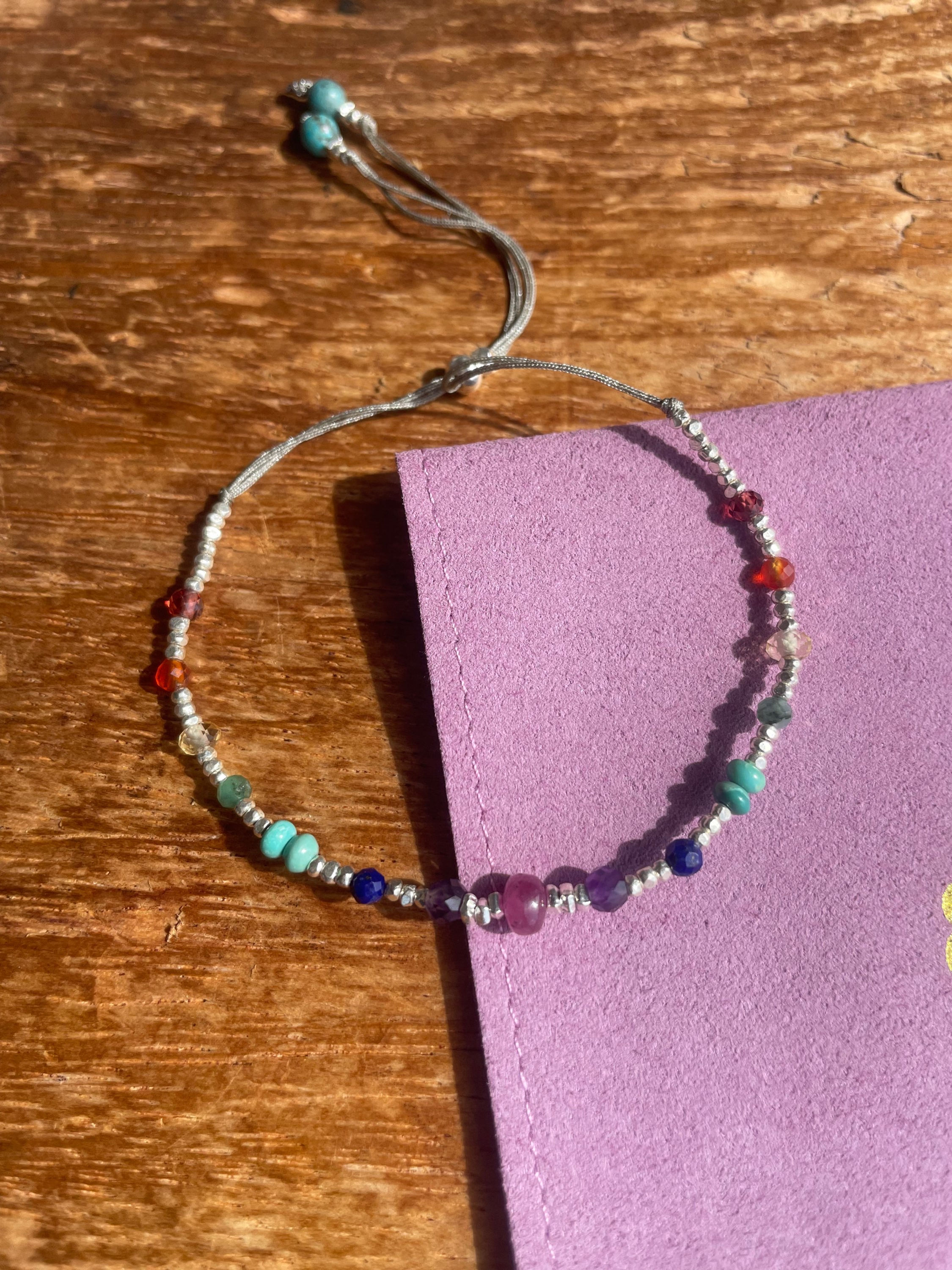 Bracelet 7 chakras Saphir rose ( au centre) - Argent massif 