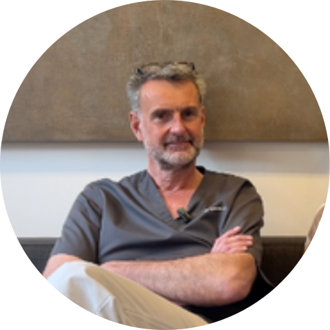 Portrait de Dr Olivier Baudelot, chirurgien-dentiste utilisateur de l’assistant virtuel IA DentalCall