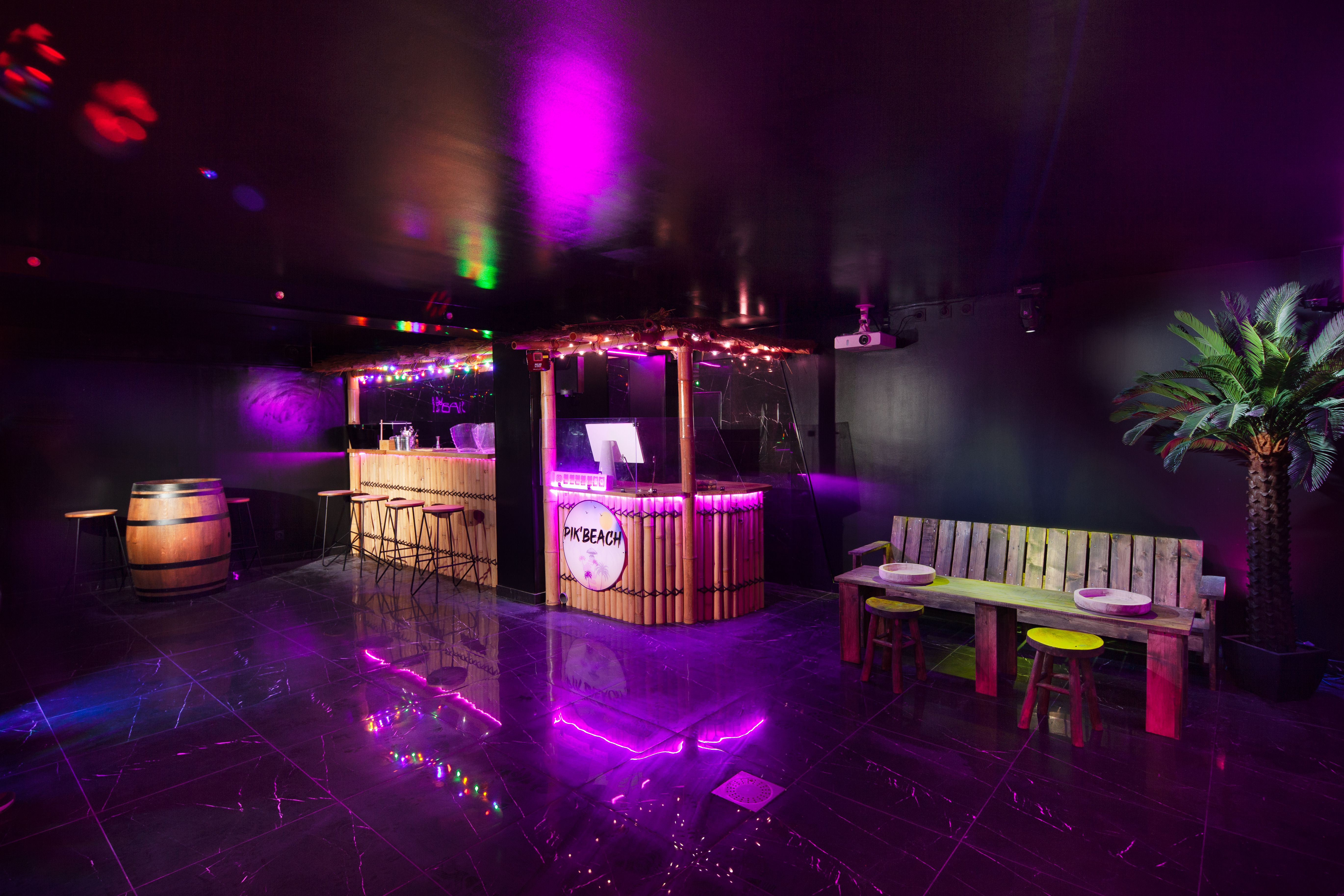 Ambiance soirée dans la discothèque privée